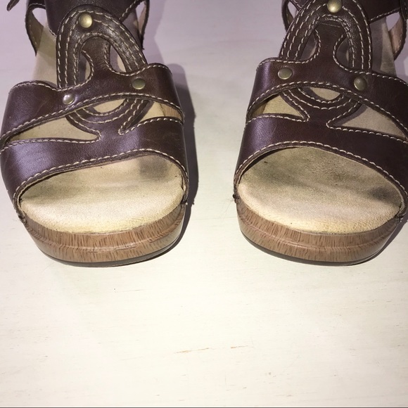 SOLD-Dansko Platform Brown Leather Sandals - Picture 4 of 8
